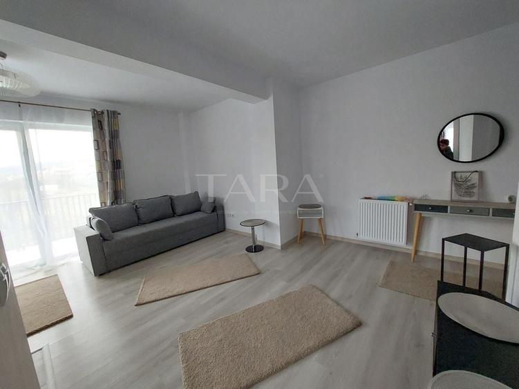 Apartament cu 2 camere semidecomandat, mobilat în Florești