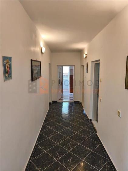 Casă individuală cu 6 camere cu Teren 1717 Mp în Lunca Frumoasă