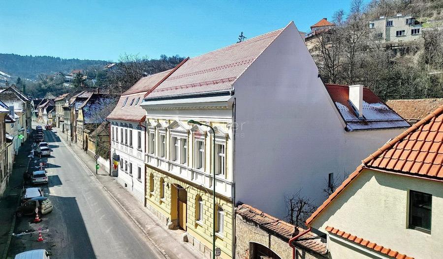 Spațiu comercial, de 1,400 mp, în Centrul Istoric
