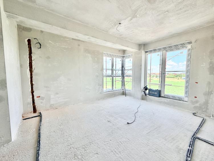 Apartament cu 2 camere semidecomandat în Moșnița Nouă