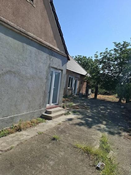 Casă cu 3 camere cu Teren 1000 Mp în Cicir