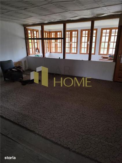 Casă cu 4 camere cu Teren 11250 Mp în Teișani