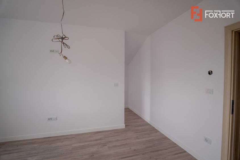 Duplex cu 4 camere cu Teren 273 Mp în Urseni
