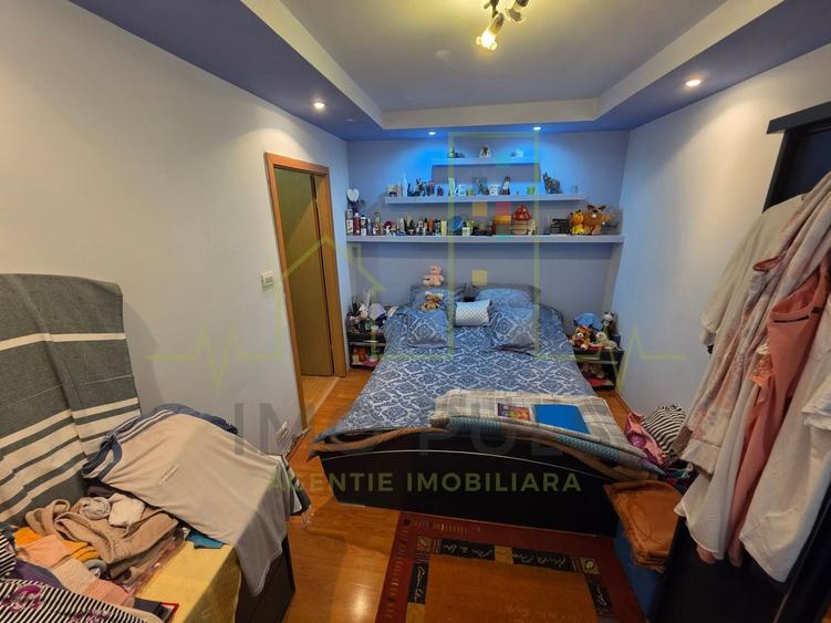 Apartament cu 3 camere semidecomandat în Șagului