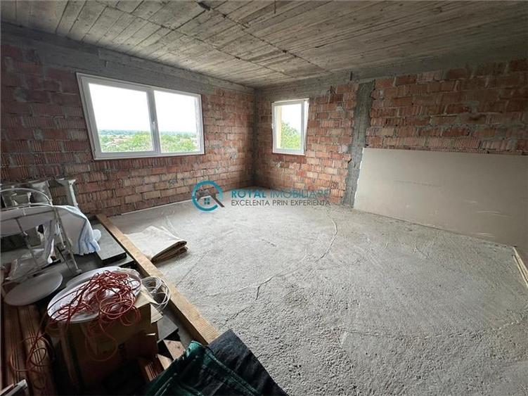 Casă individuală cu 8 camere cu Teren 3797 Mp în Lipănești