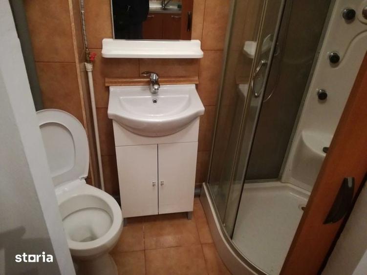 Garsonieră în Est