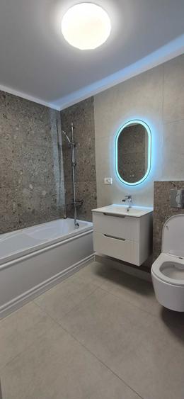 Apartament cu 3 camere decomandat în Exterior Vest