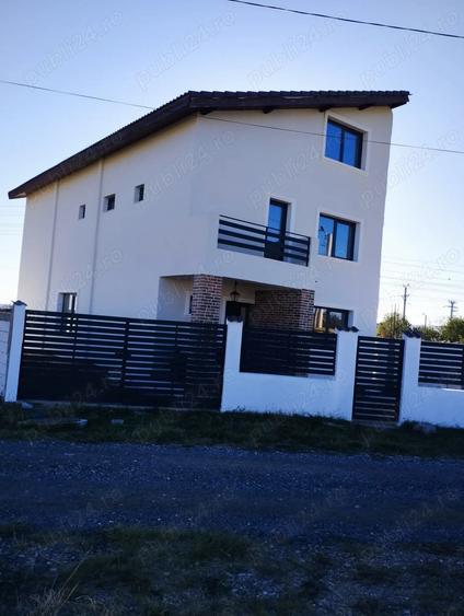 Casă cu 4 camere cu Teren 260 Mp în Central