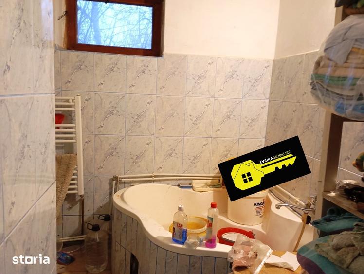 Casă cu 3 camere cu Teren 5060 Mp în Paleu