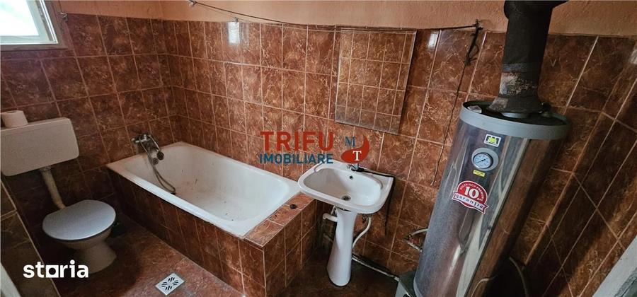 Casă cu 8 camere cu Teren 863 Mp în Meteș