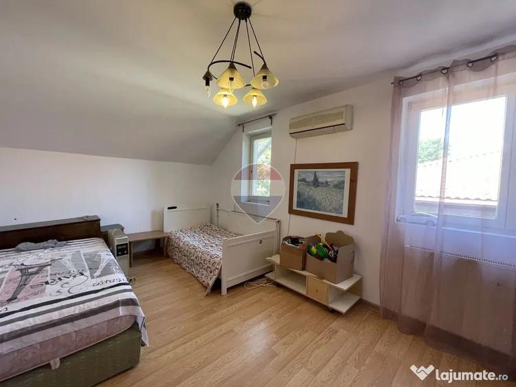 Casă cu 5 camere cu Teren 373 Mp în Jiului
