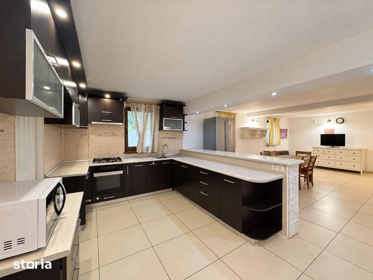 Casă cu 6 camere cu Teren 1538 Mp în Dănești