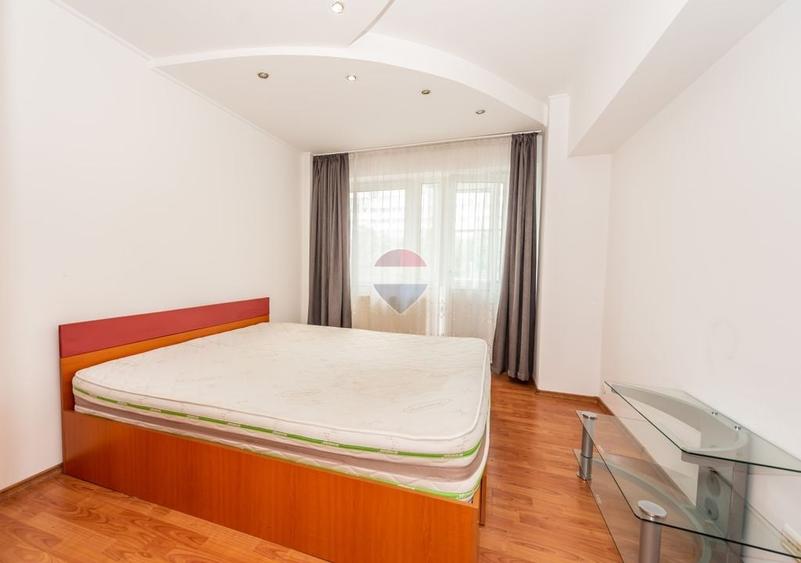 Apartament cu 3 camere semidecomandat, mobilat în Militari