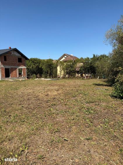 Casă cu 4 camere cu Teren 1400 Mp în Apahida
