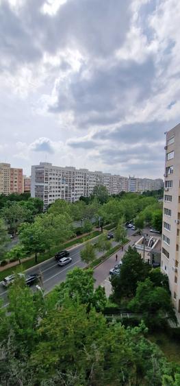 Apartament cu 3 camere semidecomandat în Dristor