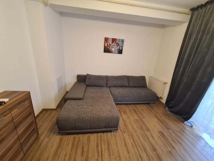 Apartament cu 2 camere decomandat, mobilat în Roșu