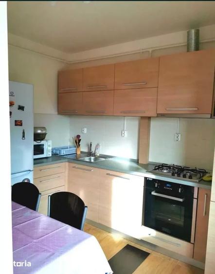 Apartament cu 3 camere în Florești