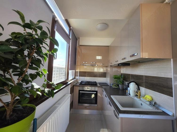 Apartament cu 3 camere decomandat în Roșu