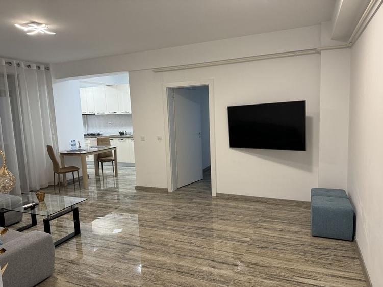 Apartament cu 2 camere semidecomandat în Rovine