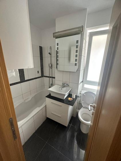 Apartament cu 2 camere decomandat în Universitate