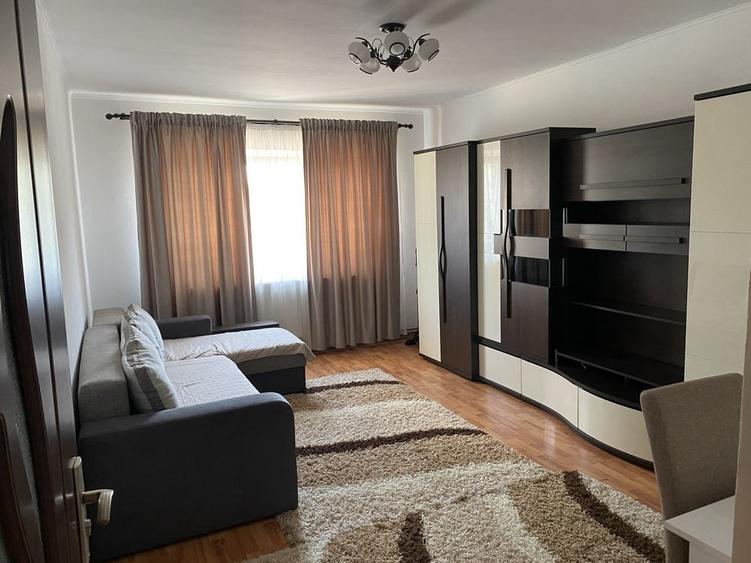 Inchiriez apartament cu 2 camere decomandate - 1