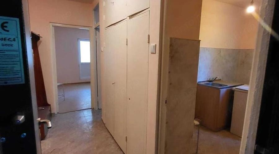 Garsonieră decomandată în Lipovei