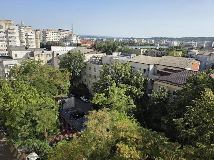 Garsonieră decomandată, mobilată în Gară