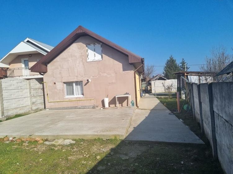 Casă cu 3 camere cu Teren 120 Mp în Central