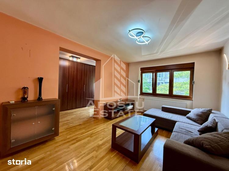 Apartament cu 4 camere decomandat, mobilat în Medicină