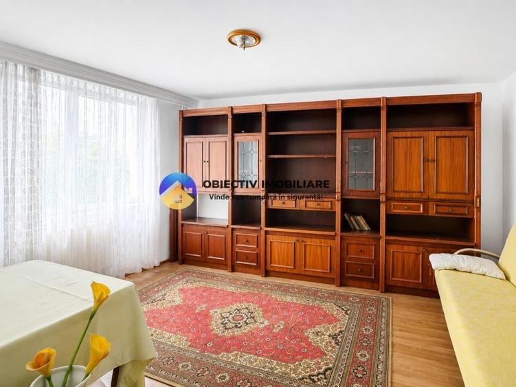 Apartament cu 3 camere decomandat în Mărăței