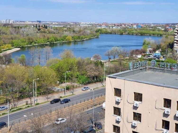 Apartament cu 3 camere decomandat în Colentina