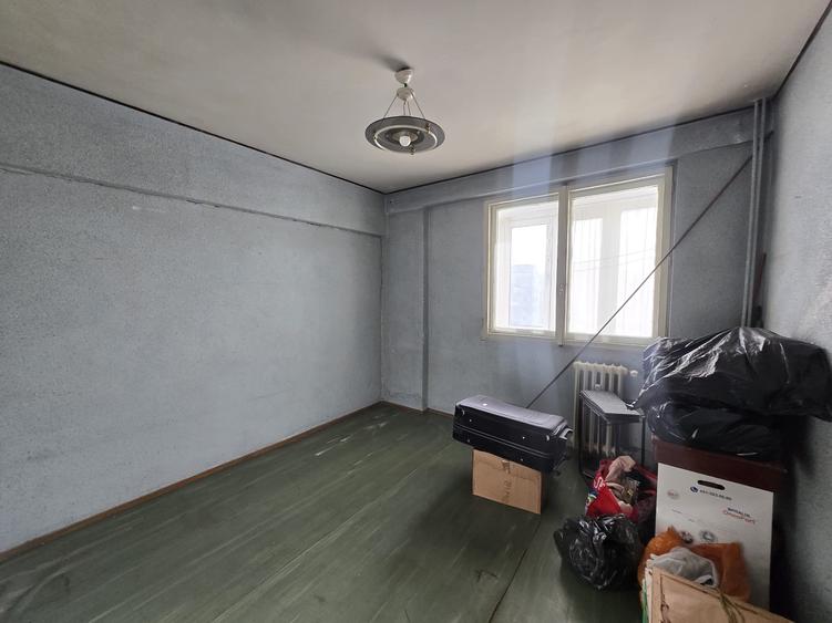 Apartament cu 3 camere decomandat în Drumul Taberei