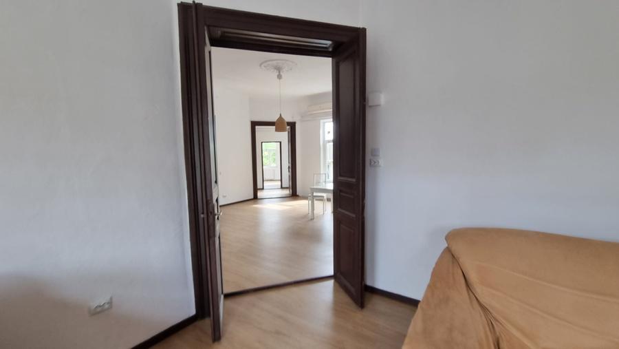 Apartament cu 4 camere decomandat în Kogălniceanu