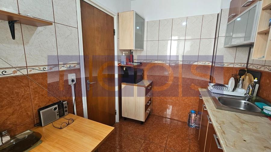 Apartament cu 3 camere decomandat, mobilat în Valea Oltului