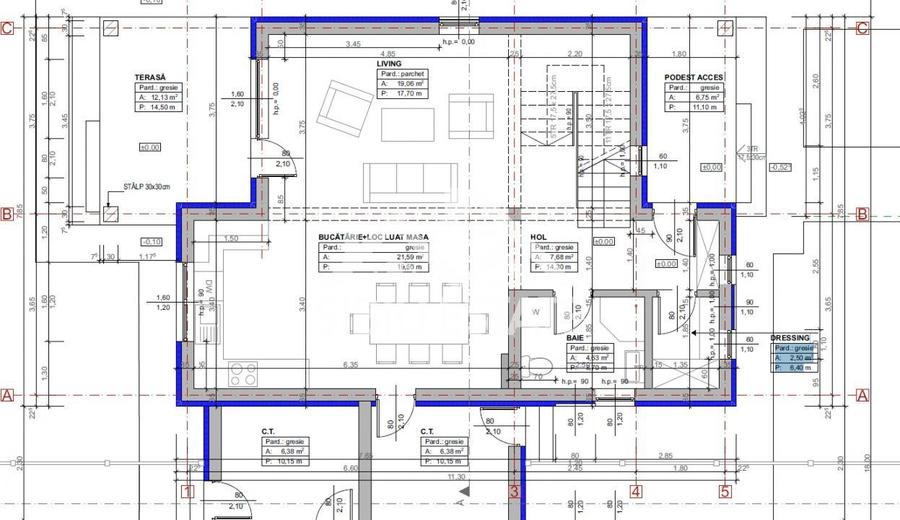 Casă individuală cu 7 camere cu Canalizare în Central
