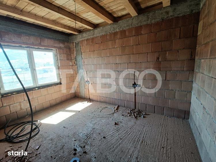 Casă cu 4 camere cu Teren 125 Mp în Poplaca