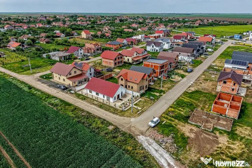 Casă cu 4 camere cu Teren 300 Mp în Tisa
