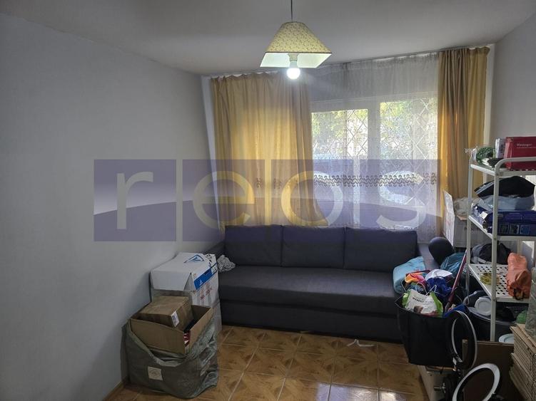 Apartament cu 3 camere decomandat în Dristor