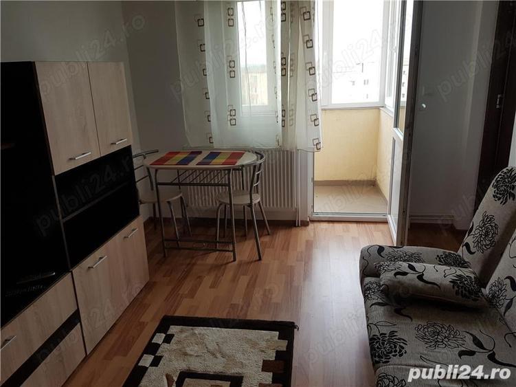 Garsonieră decomandată în Central