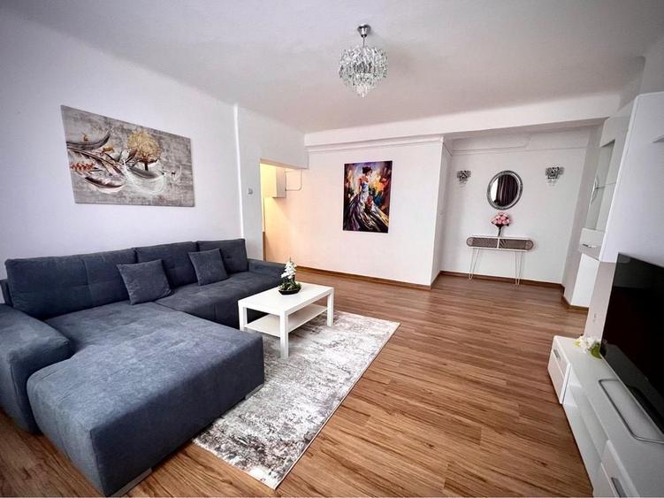 Apartament cu 3 camere decomandat, mobilat în Magheru