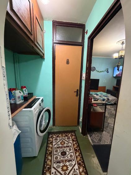 Apartament cu 3 camere semidecomandat în Brâncoveanu