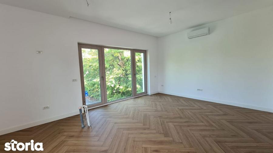 Spațiu comercial, de 291.2 mp, în Dămăroaia