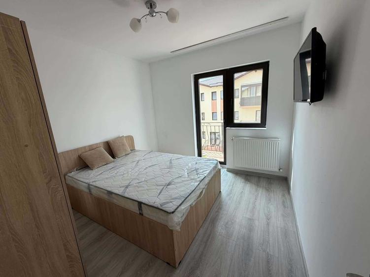 Apartament cu 2 camere semidecomandat în Valea Adâncă