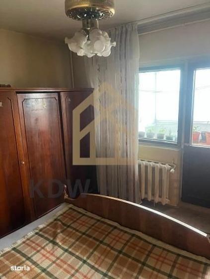Apartament cu 4 camere decomandat, mobilat în Vitan