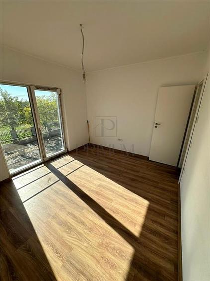 Casă cu 4 camere cu Teren 350 Mp în Săcălaz
