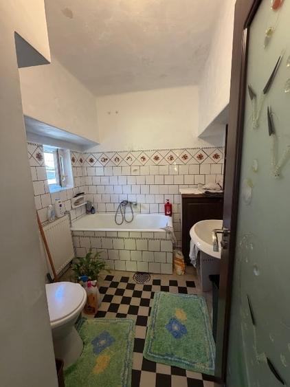 Casă cu 3 camere cu Canalizare în Ultracentral