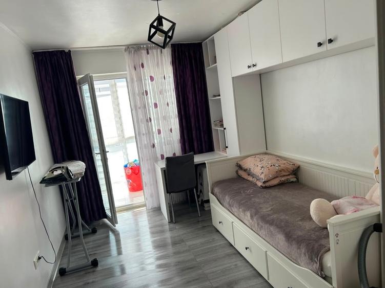 Apartament cu 3 camere, mobilat în Km 4-5
