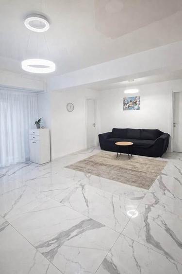 Apartament cu 3 camere semidecomandat, mobilat în Inel I