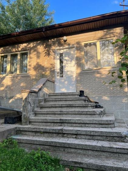 Casă cu 3 camere în Nucșoara de Sus
