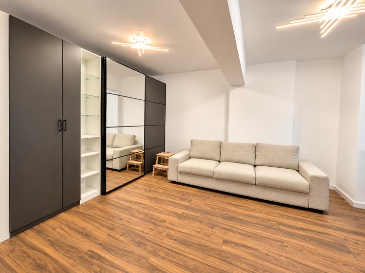 Apartament cu 2 camere decomandat în Berceni